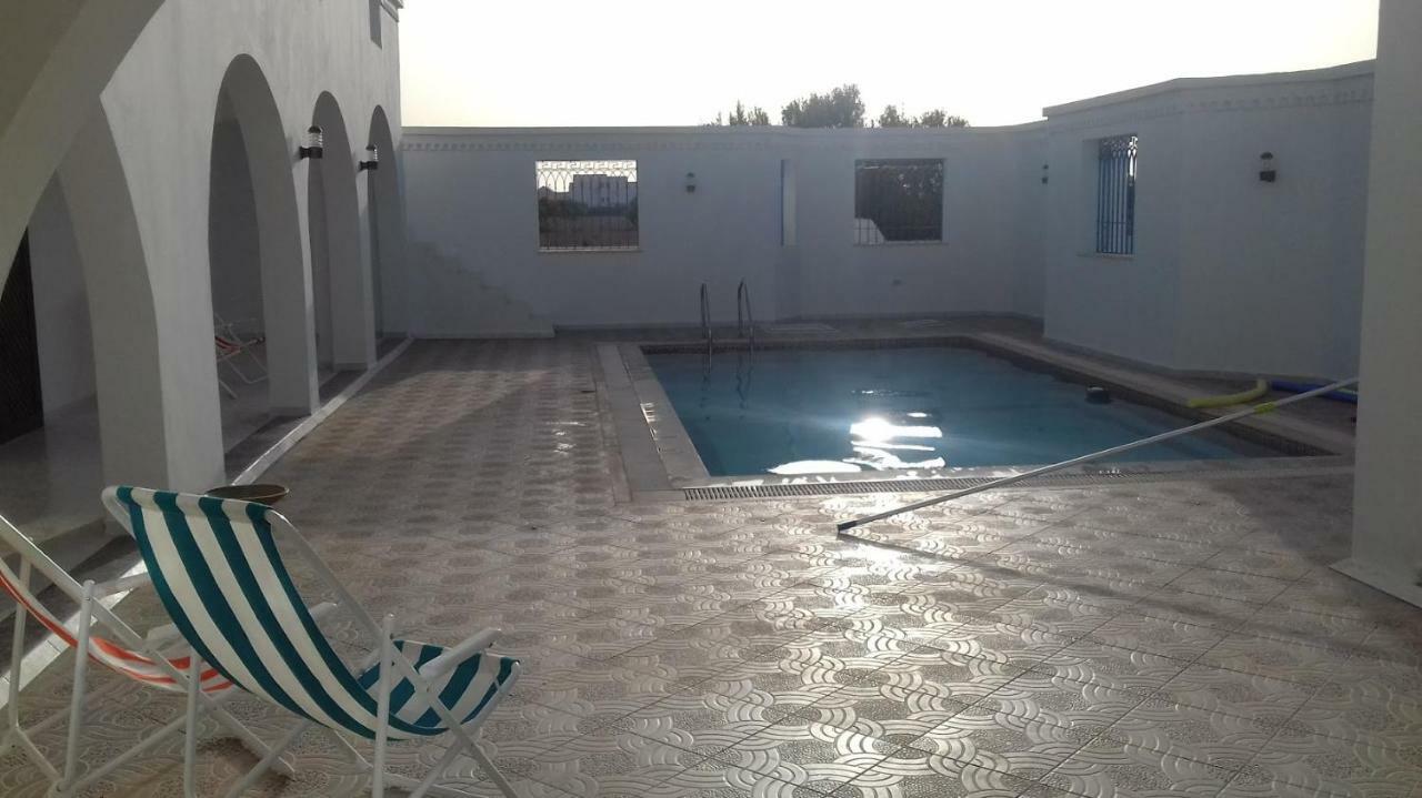 Dar Mamina Bed & Breakfast Sidi ash Shammakh Bagian luar foto