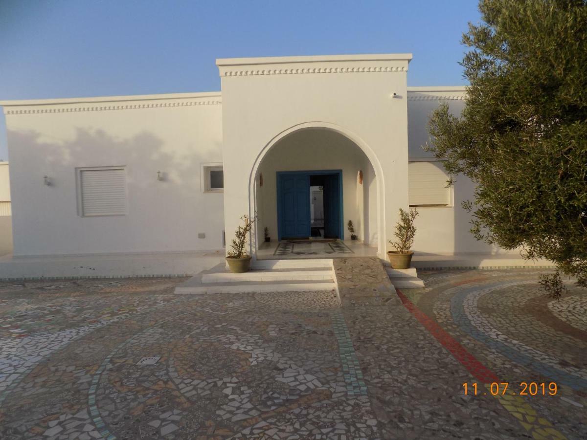 Dar Mamina Bed & Breakfast Sidi ash Shammakh Bagian luar foto